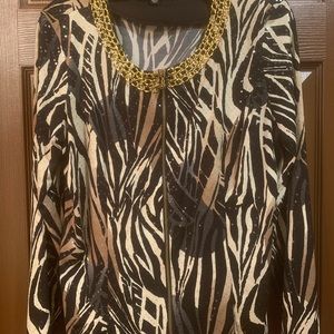 Unique show stopping zip up Top